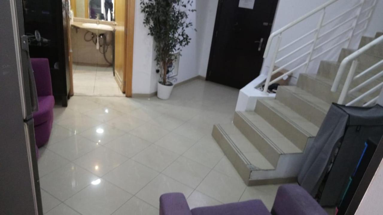 Small Budget Rooms For 'Girls' Only In Dubai, Marina 외부 사진